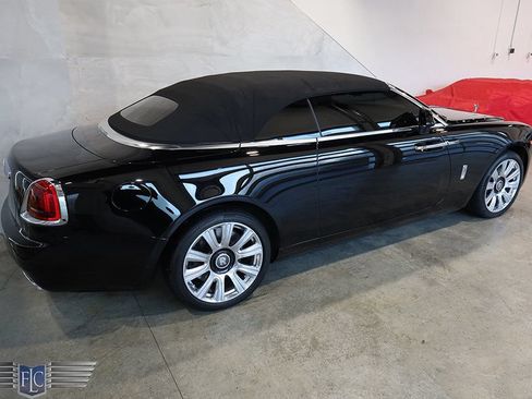 Used 2017 Rolls-Royce Dawn RWD image 43