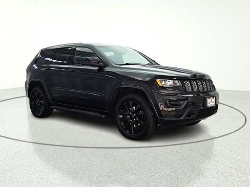 Used 2017 Jeep Grand Cherokee Altitude w/ Quick Order Package 23Z AWD/4WD image 9