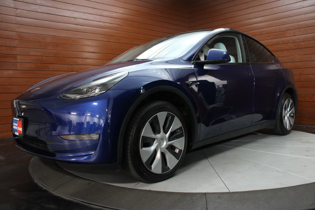 Used 2023 Tesla Model Y Long Range AWD/4WD image 5