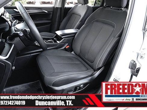 Used 2023 Jeep Grand Cherokee L Laredo RWD image 13