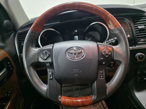 Used 2018 Toyota Sequoia Platinum image 4