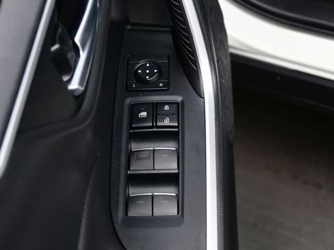 Used 2022 Toyota RAV4 XLE image 10