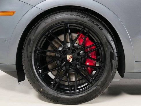 New 2026 Porsche Cayenne GTS AWD/4WD image 35
