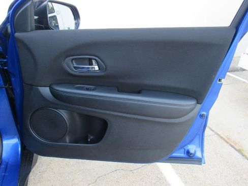 Used 2018 Honda HR-V LX image 16