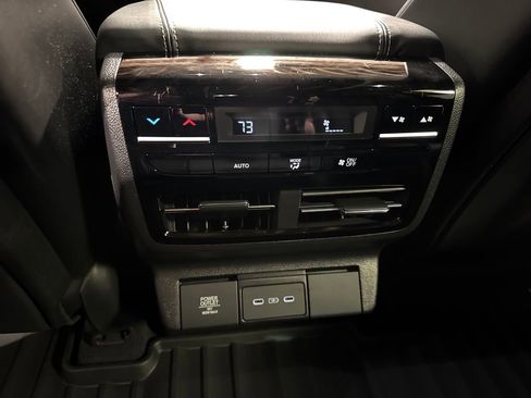 Used 2025 Acura MDX SH-AWD w/ Technology Package image 36