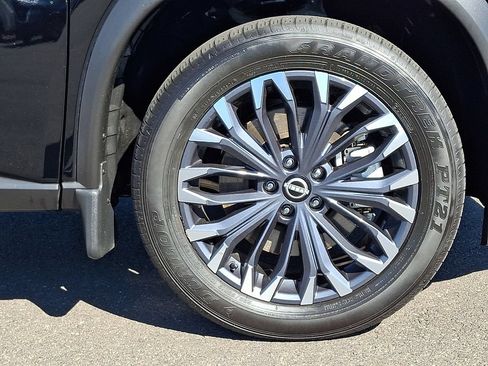 Certified 2025 Nissan Rogue SL w/ Tech Package AWD/4WD image 9