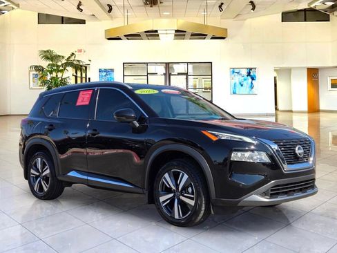 Certified 2023 Nissan Rogue SL w/ SL Premium Package AWD/4WD image 3