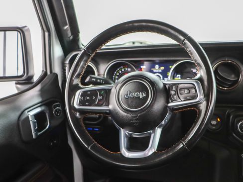 Used 2021 Jeep Wrangler Unlimited Sahara AWD/4WD image 13