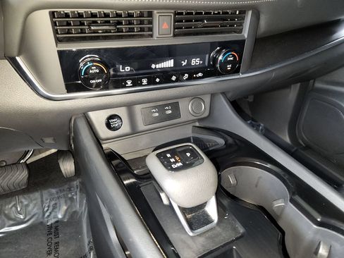 Used 2026 Nissan Rogue SV FWD image 21