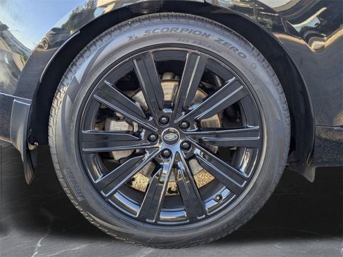 Used 2023 Land Rover Range Rover SE image 38