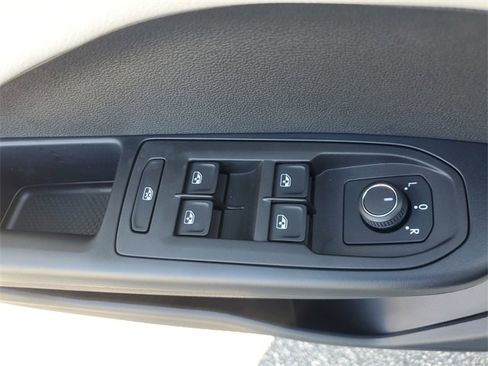 New 2025 Volkswagen Taos S image 32