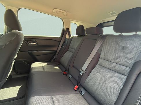 Used 2024 Nissan Rogue SV AWD/4WD image 27