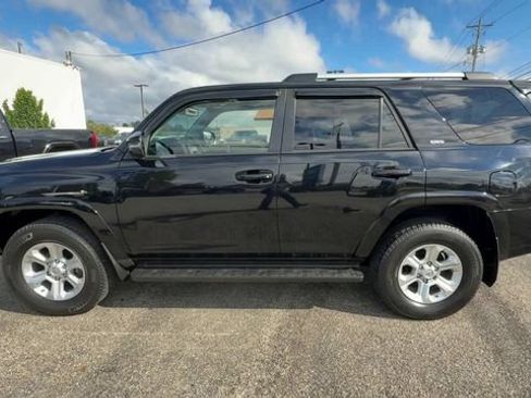 Used 2021 Toyota 4Runner SR5 Premium w/ Moonroof Package AWD/4WD image 5