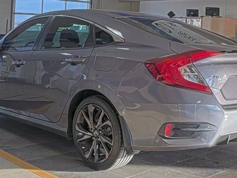 Used 2020 Honda Civic Sport image 2