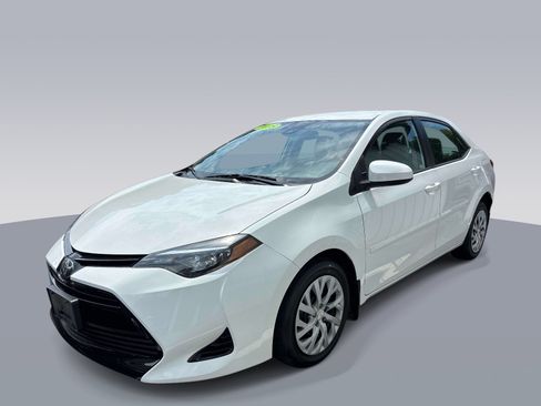 Used 2018 Toyota Corolla LE FWD image 4