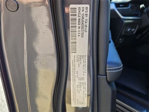 New 2025 Jeep Grand Cherokee Altitude image 16