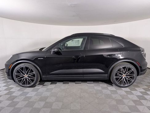 New 2026 Porsche Macan 4 Electric image 2