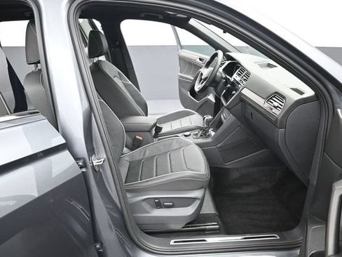 Used 2023 Volkswagen Tiguan SEL R-Line AWD/4WD image 37