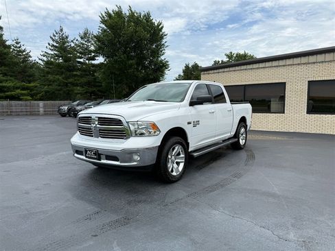Used 2019 RAM 1500 Classic SLT w/ SLT Plus D←cor Group AWD/4WD image 1