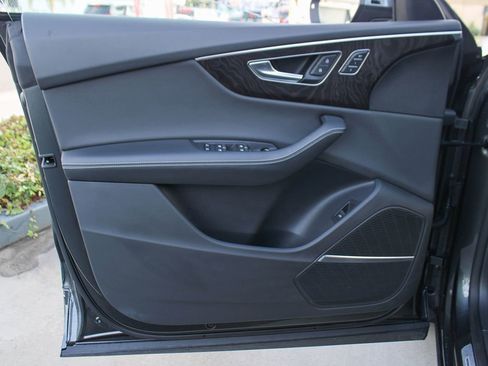 Used 2021 Audi Q8 Prestige image 49