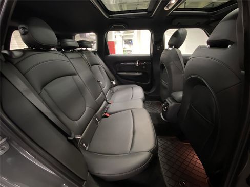 Used 2019 MINI Cooper Clubman S w/ Premium Package image 28