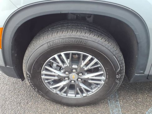 Used 2026 Chevrolet Traverse LT w/ Driver Confidence Package AWD/4WD image 8