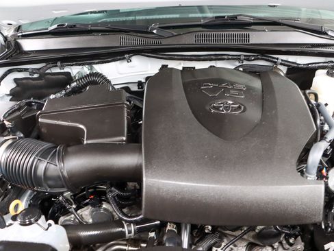 Used 2023 Toyota Tacoma TRD Off-Road image 30