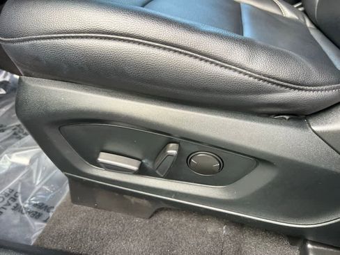 Used 2020 Ford Explorer XLT w/ Equipment Group 202A image 19