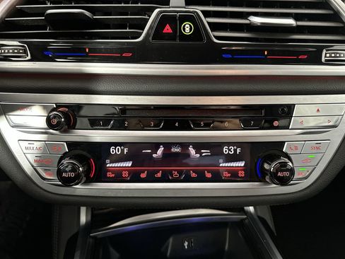 Used 2019 BMW 750i w/ Executive Package image 23