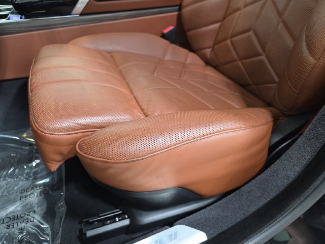 Certified 2025 BMW 760i xDrive AWD/4WD image 26