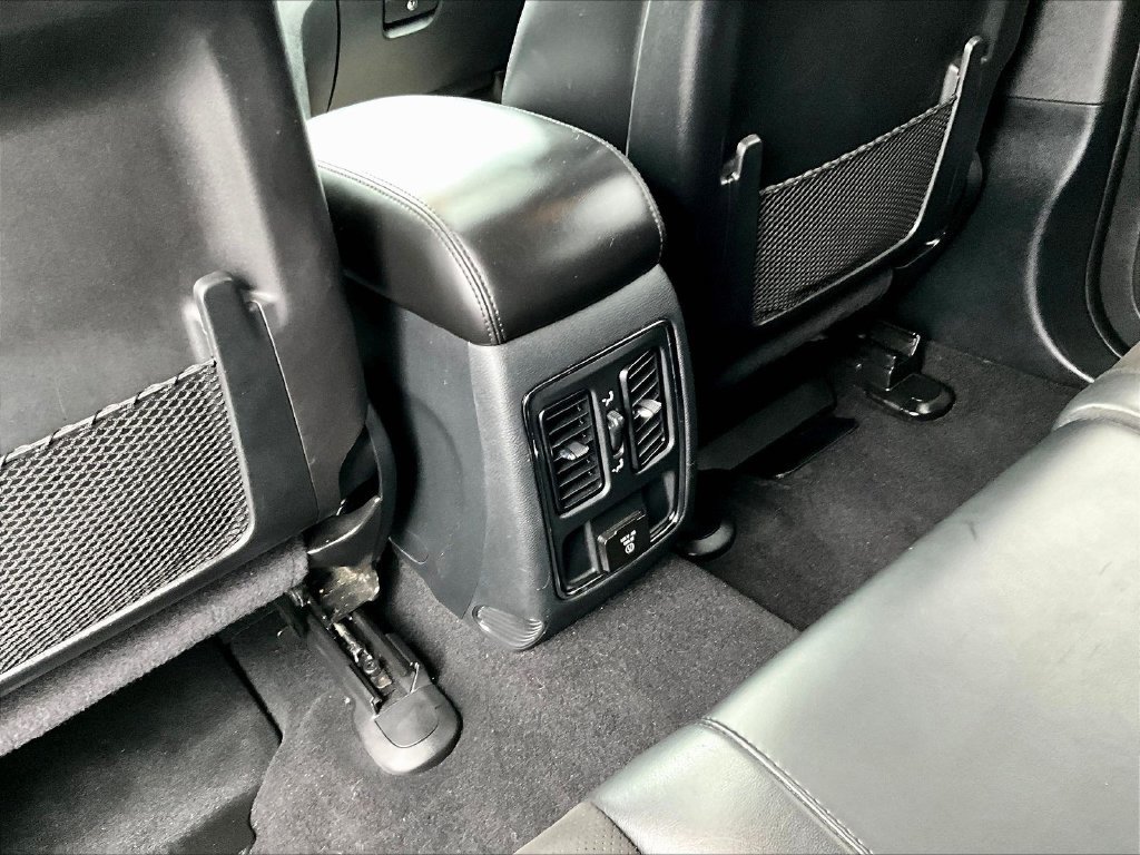 Used 2020 Jeep Grand Cherokee Altitude AWD/4WD image 11