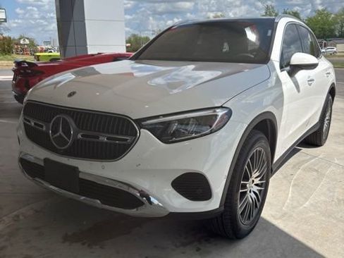 Used 2026 Mercedes-Benz GLC 300 4MATIC image 2