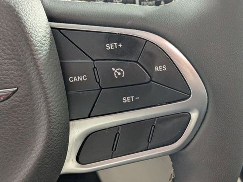 Used 2024 Chrysler Voyager LX image 16