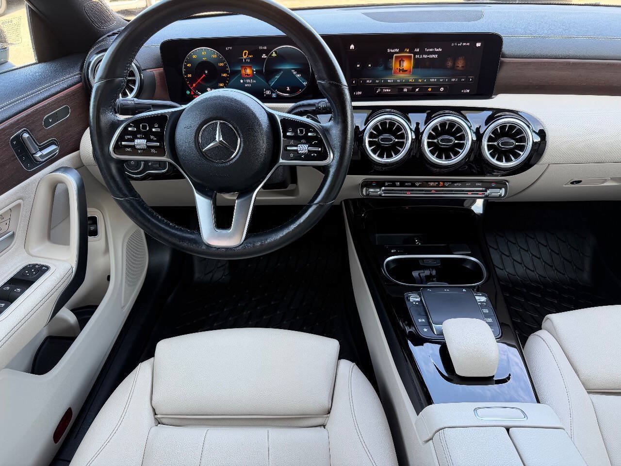 Used 2023 Mercedes-Benz CLA 250 4MATIC w/ Premium Package image 16