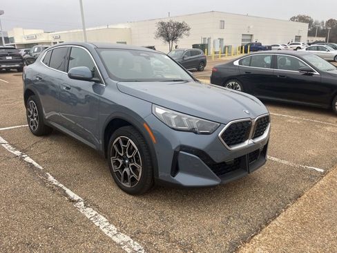 Used 2025 BMW X2 xDrive28i image 3