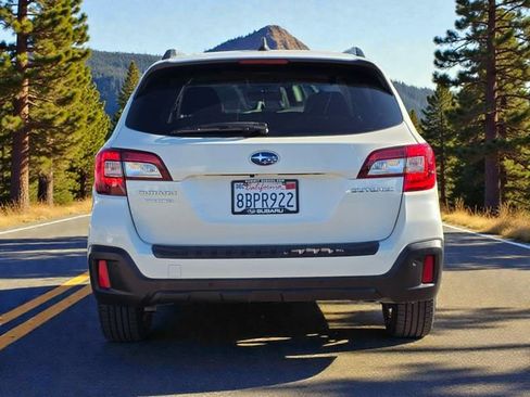 Used 2018 Subaru Outback 2.5i Touring image 6