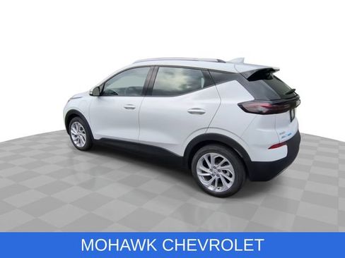 Used 2023 Chevrolet Bolt EUV LT w/ Driver Confidence Package FWD image 7