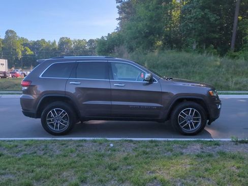 Used 2021 Jeep Grand Cherokee Limited AWD/4WD image 14