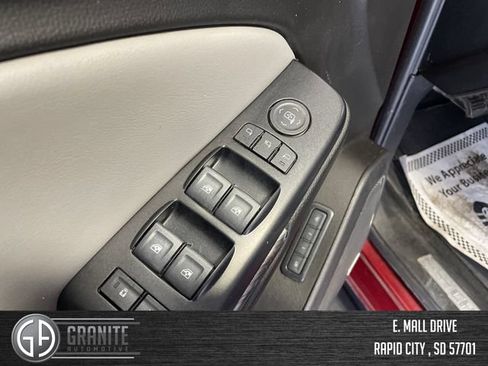 Used 2020 Chevrolet Suburban LT AWD/4WD image 13