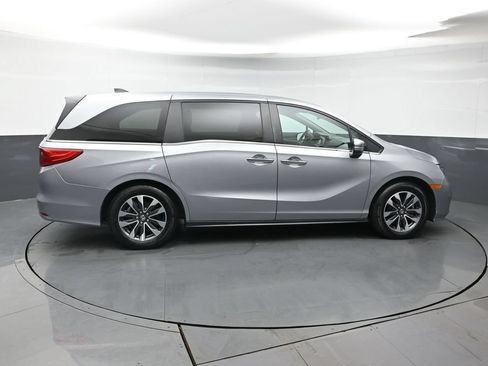 Certified 2023 Honda Odyssey EX-L image 8