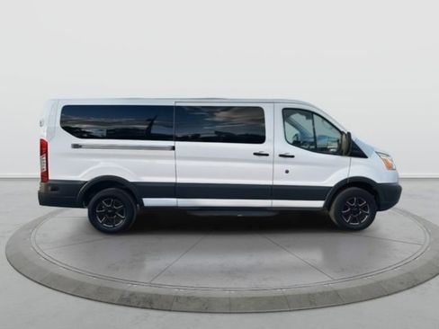 Used 2017 Ford Transit 350 XLT image 4