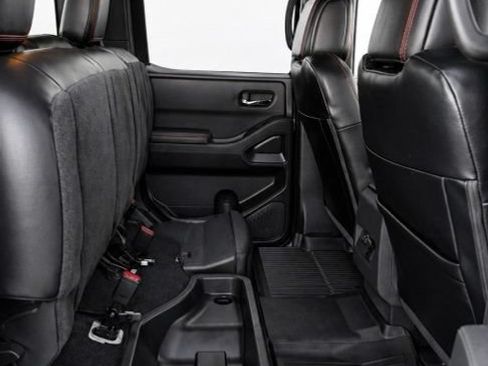 Used 2023 Nissan Frontier PRO-4X w/ Pro-4X Premium Package AWD/4WD image 18