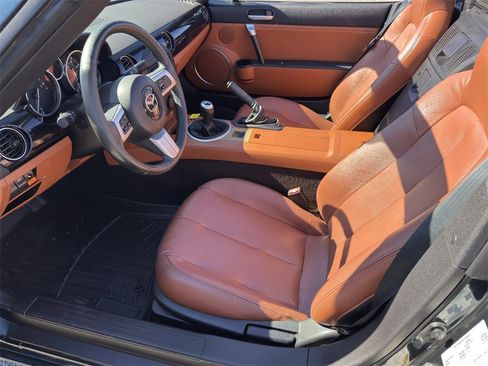 Used 2007 MAZDA MX-5 Miata Grand Touring w/ Premium Pkg image 11