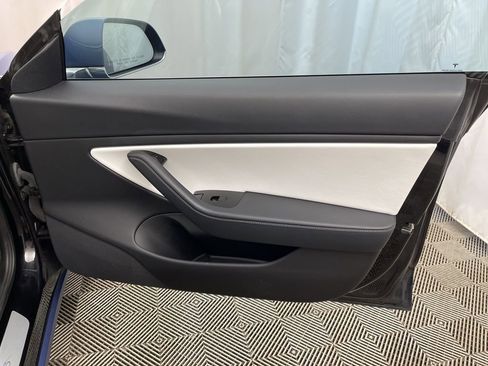 Used 2018 Tesla Model 3 Long Range image 28