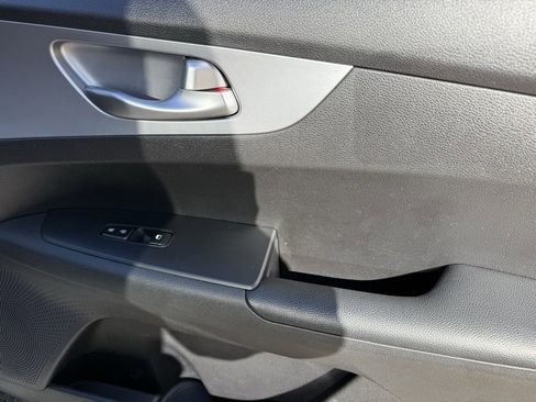 Used 2023 Kia Forte LXS image 43