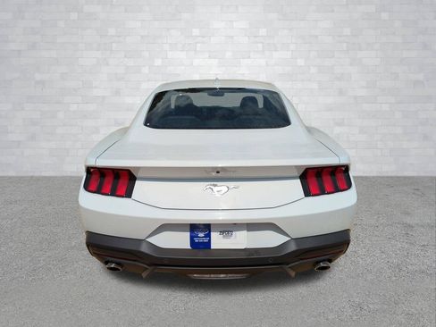 Used 2025 Ford Mustang Coupe RWD image 6