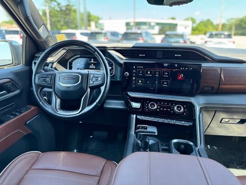 Used 2024 GMC Sierra 1500 Denali Ultimate AWD/4WD image 12