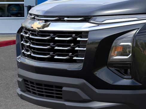 New 2026 Chevrolet Equinox LT w/ Convenience Package II FWD image 13