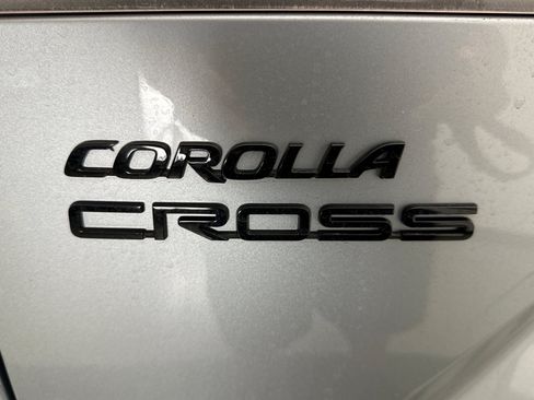 Used 2023 Toyota Corolla Cross AWD Hybrid w/ Convenience Package image 3