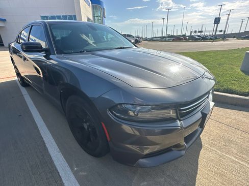 Used 2015 Dodge Charger SE w/ Sport Appearance Group RWD image 1